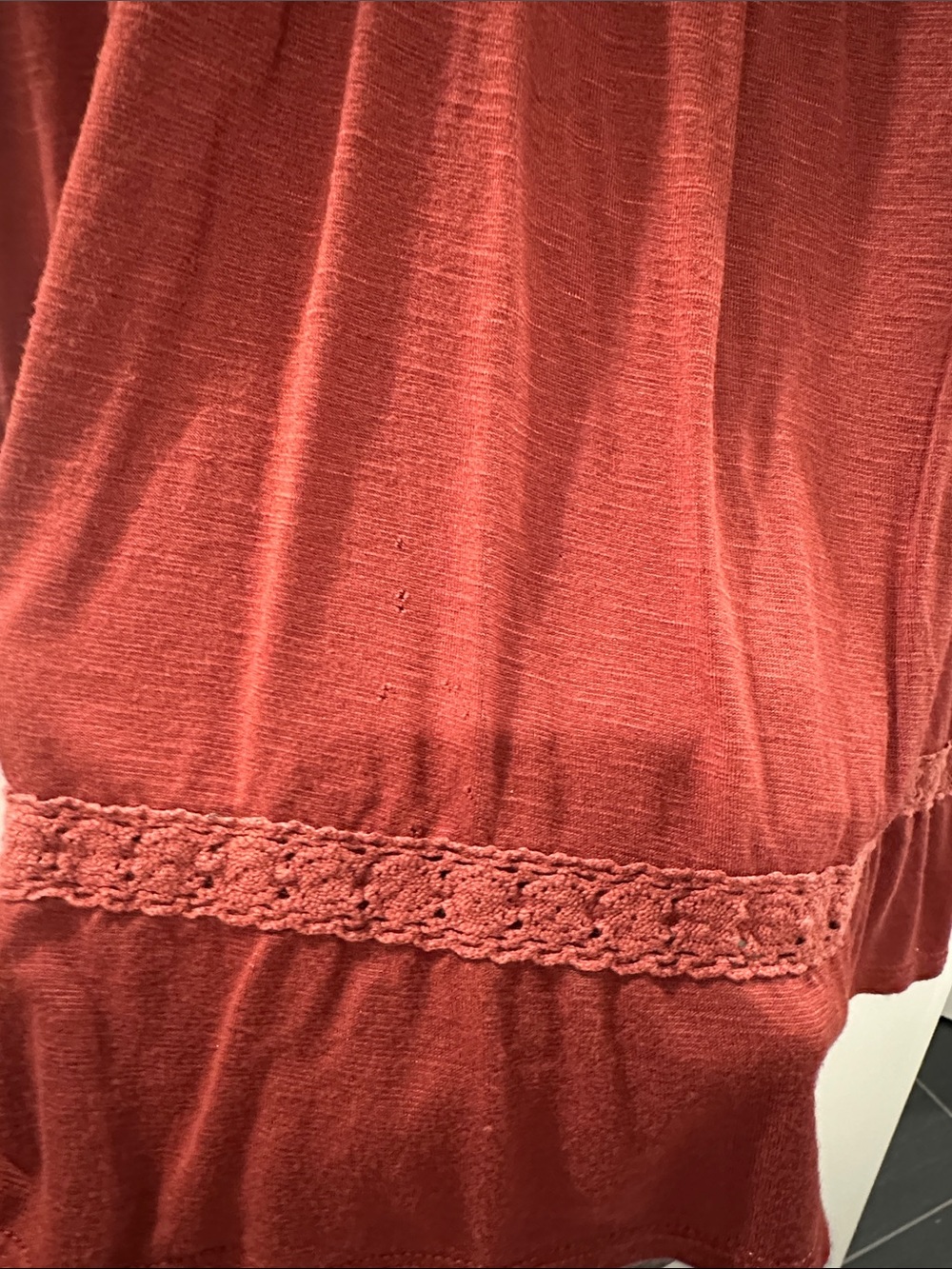 Knox Rose Rust Red Embroidered Sleeveless Top - Picture 4 of 4